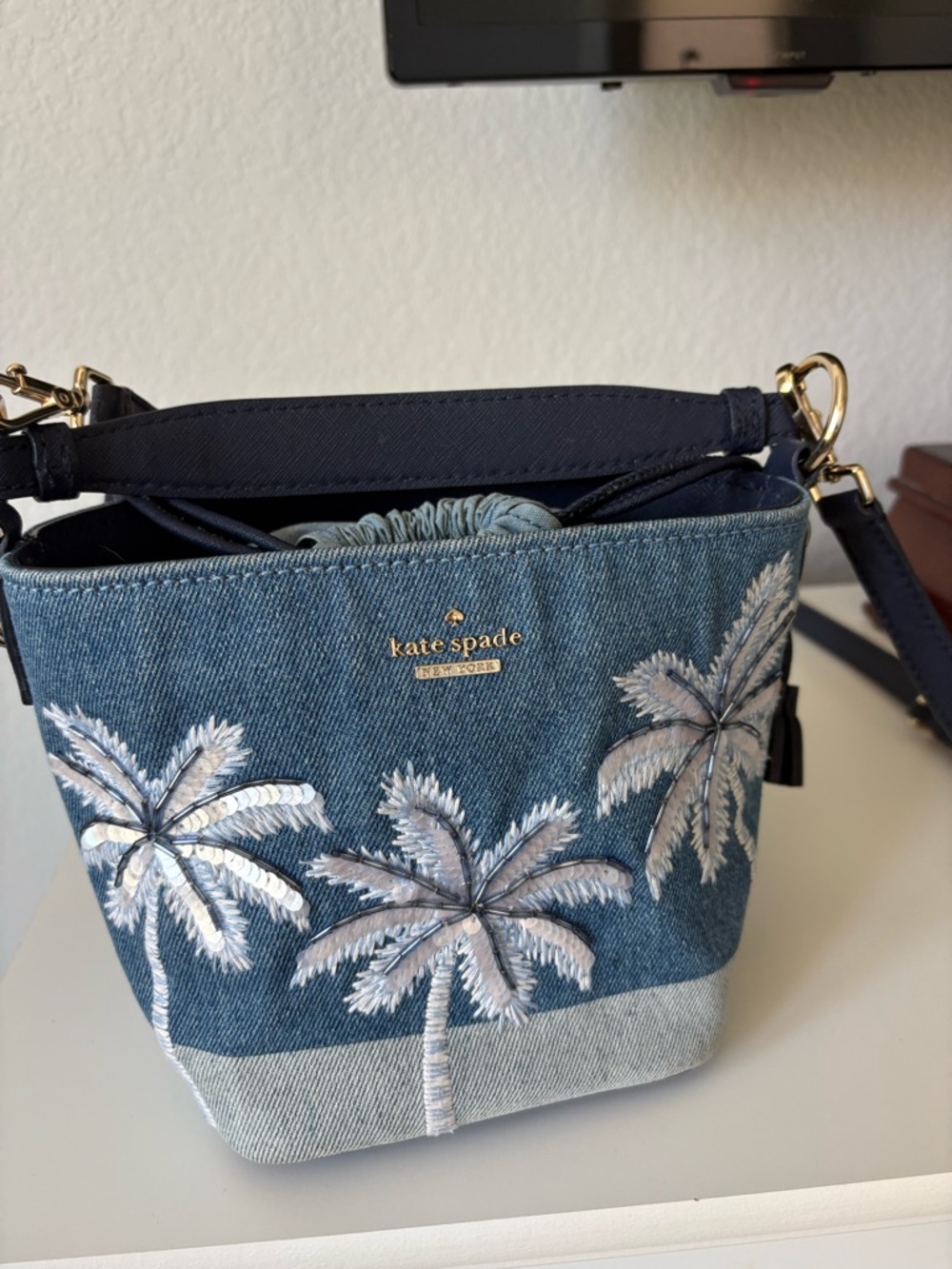 kate spade California dream in puppy Denim Palm Embroidered Crossbody Bucket Bag - Picture 3 of 11